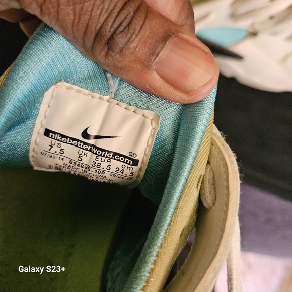 Nike Hurache - Picture 2 of 3